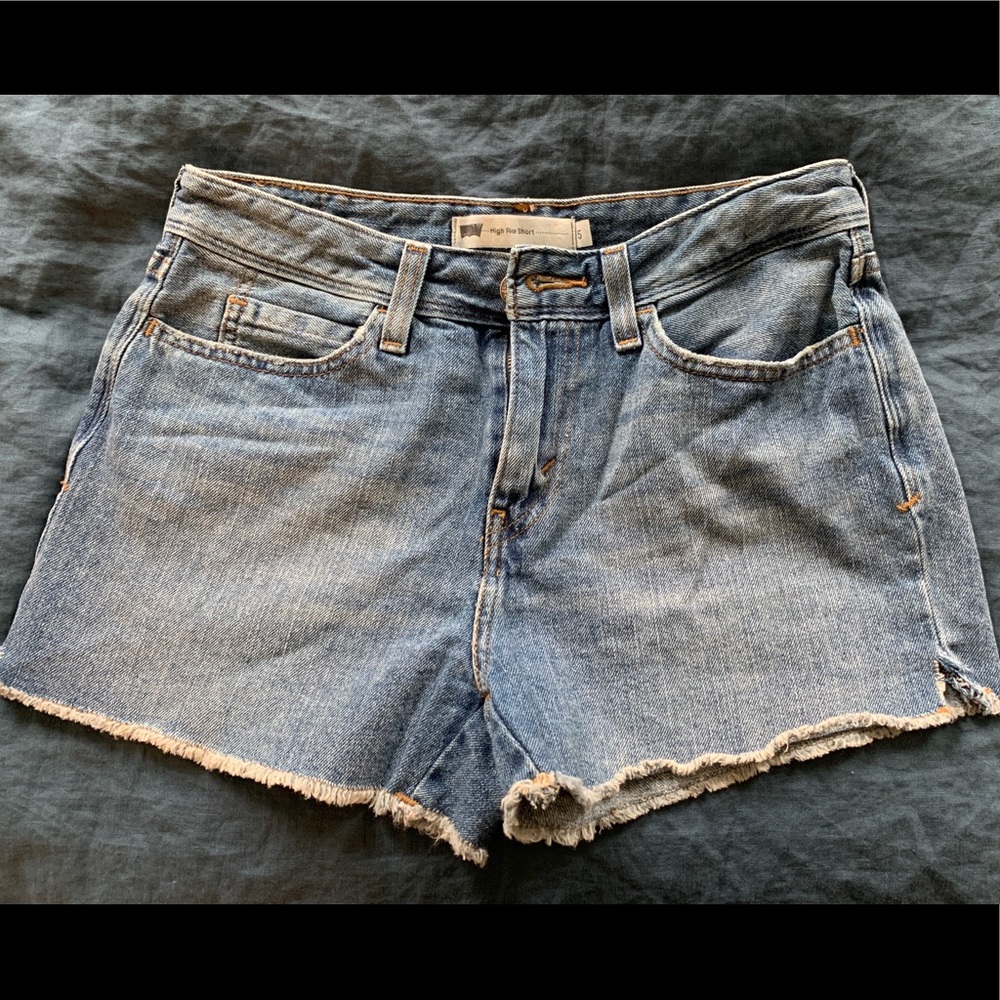 Levi high-rise denim short sz 5